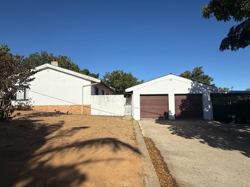 4 Bedroom Property for Sale in Bergzicht Western Cape